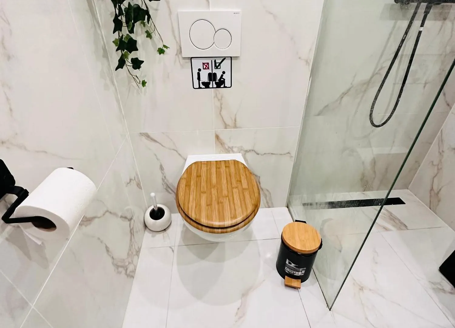 A Cozy Double Room Next To Zuidplein Metro Station And Ahoy Arena Rotterdam Homestay